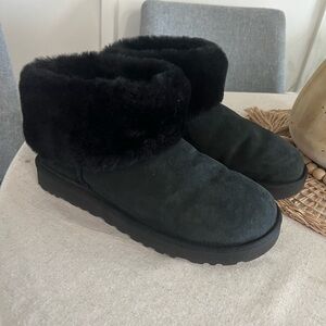 Ugg Womens Classic Mini Fluff Boots Size 9 Black Fur Ankle Ultra Bootie